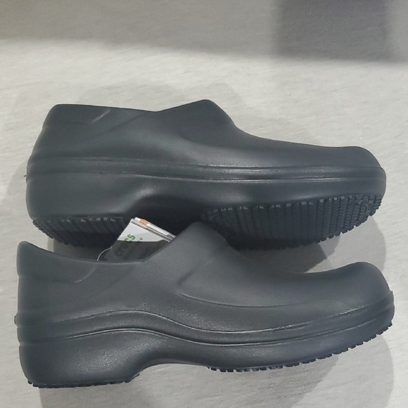 CROCS Neria Pro II Black Clogs - Picture 6 of 8